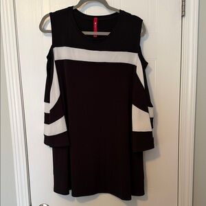 Stylish Black and White Cold Shoulder Tunic